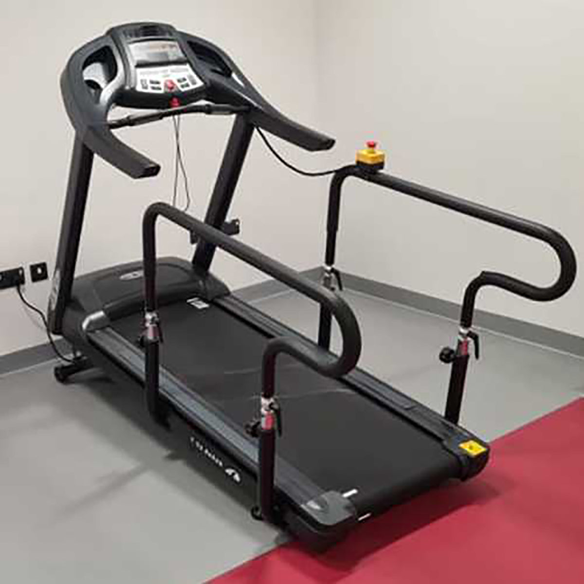 Gym gear T95 Rehabilitation Treadmill GG-T-005 in black. Full view of the machine in situation